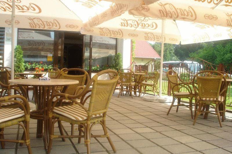 Pension Hotel Fast Radauti Exterior photo